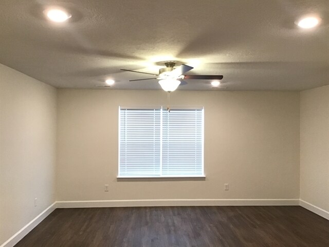 Building Photo - 2401 E Wild Horse Way