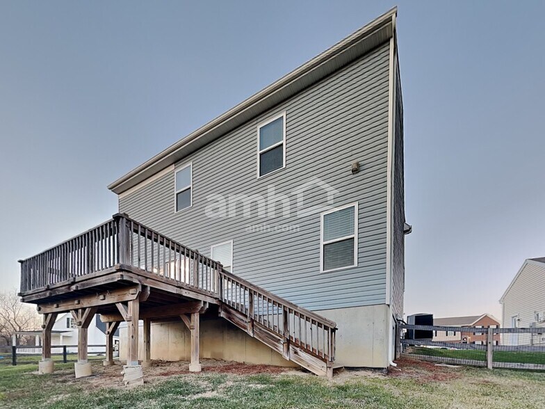 Building Photo - 735 Norbie Dr