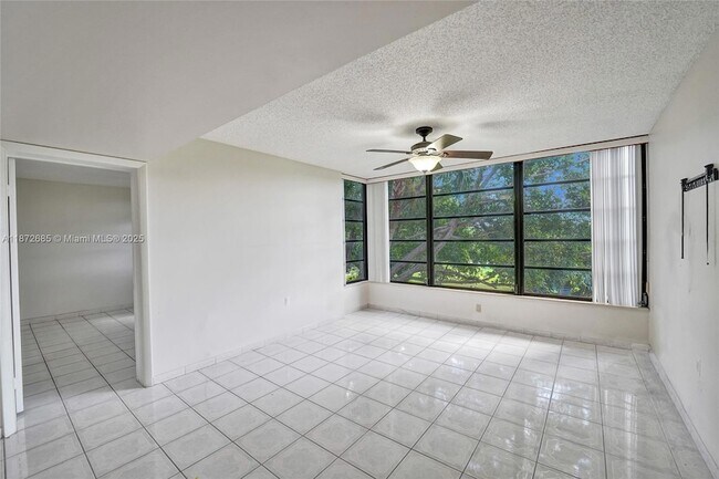 Building Photo - 1502 Whitehall Dr