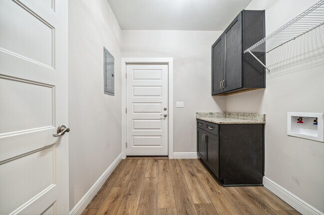 Building Photo - 1513 23rd St