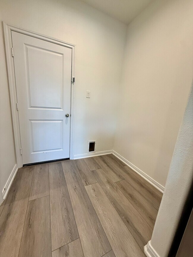 Building Photo - 11707 Eclipse Dr