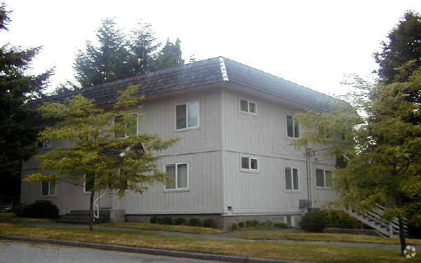 Primary Photo - 869 S 41st St
