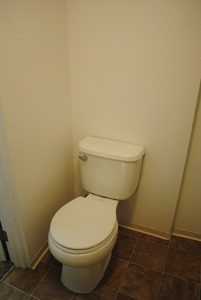 Building Photo - 541 S Walker Ave