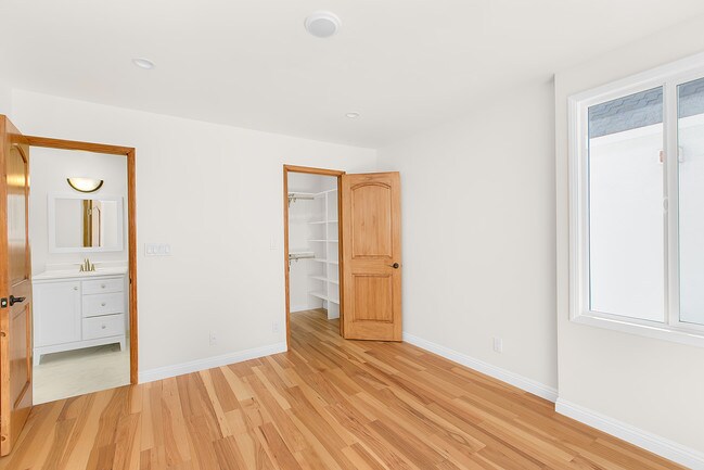 Building Photo - 1745 Selby Ave