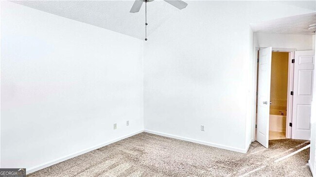 Building Photo - 6243 Shoreview Cir