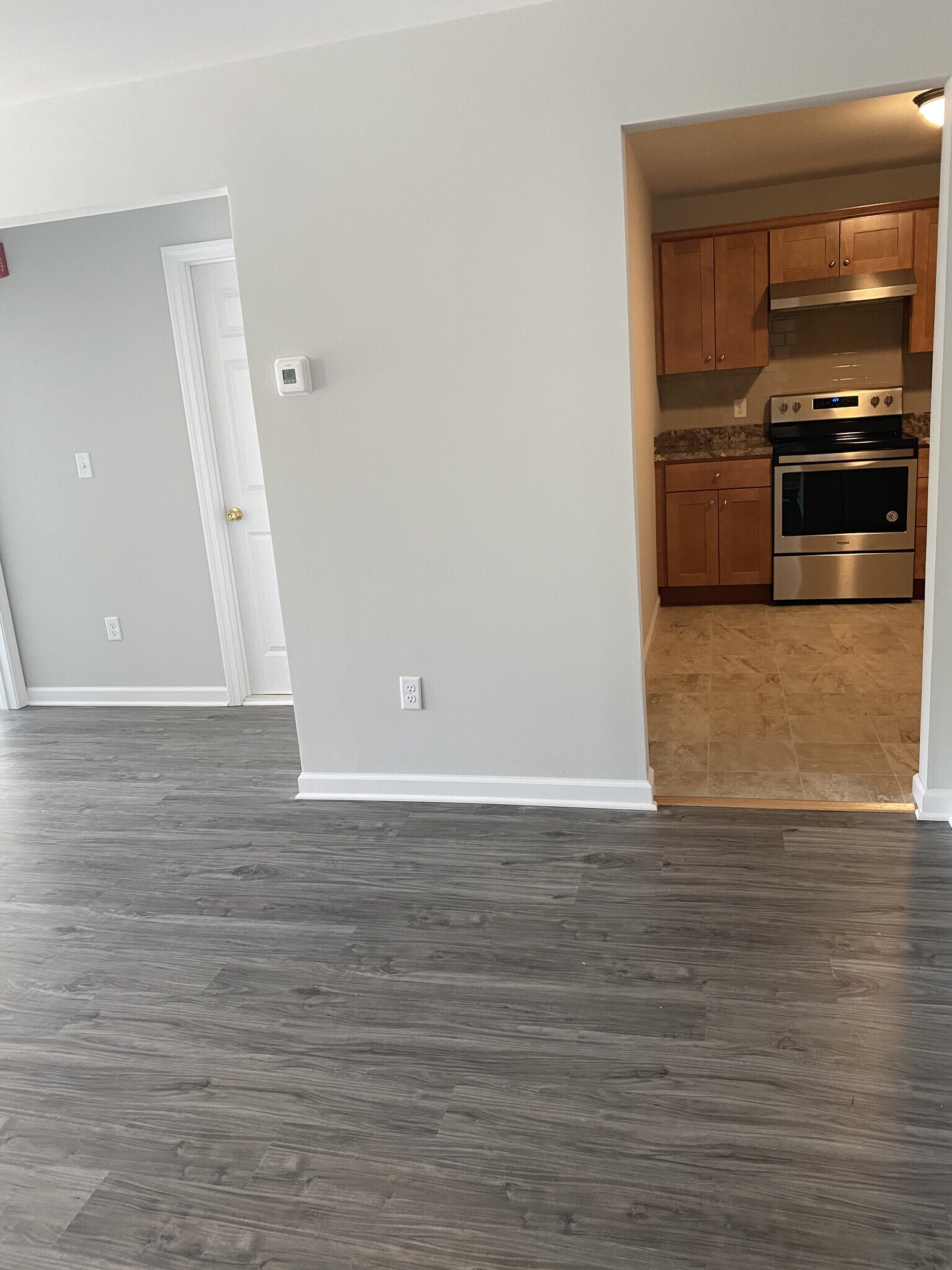 Building Photo - 685 Success Ave