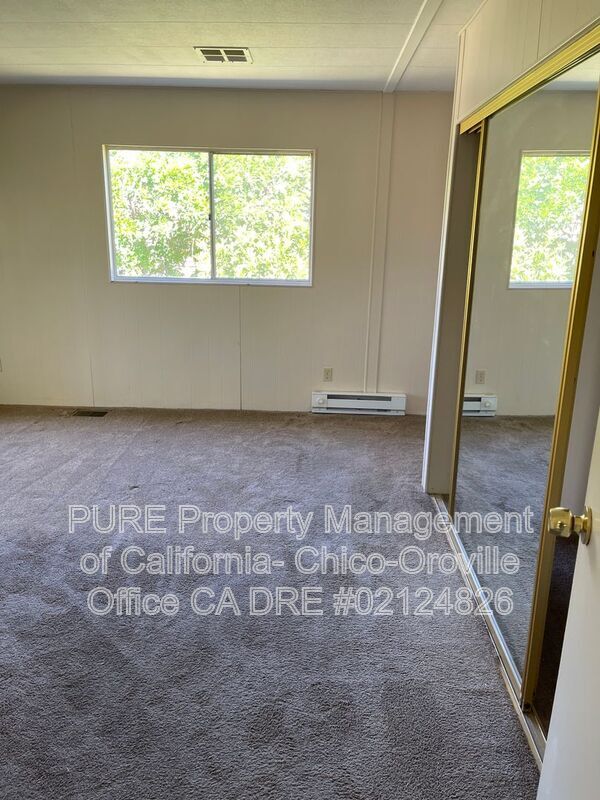 Building Photo - 533 Silver Leaf Dr
