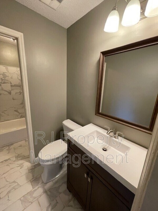 Building Photo - 6989 Amberly Way Dr