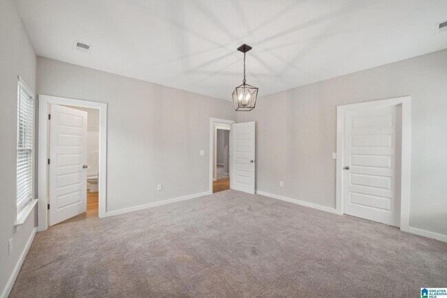 Building Photo - 615 Troubadour Ln
