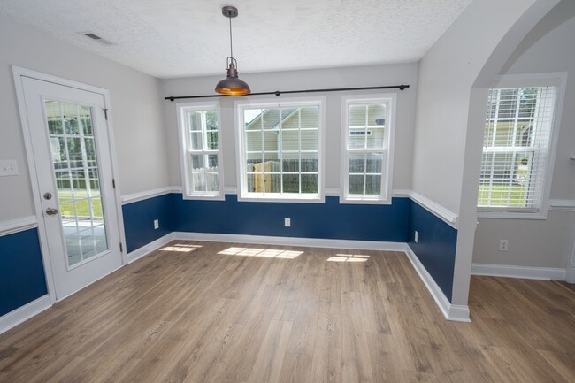 Building Photo - 202 Croatan Woods Dr