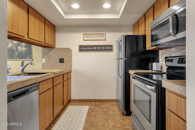 Building Photo - 145 N 74th St