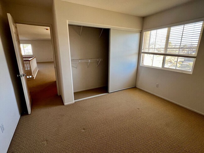 Building Photo - Spacious 4-Bedroom Murrieta Home with Loft & 3-Car Garage