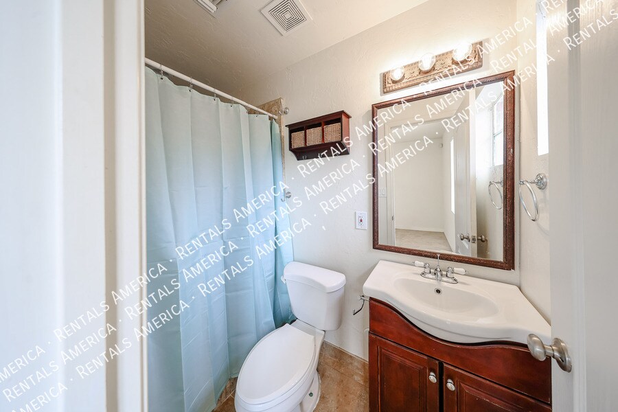 Building Photo - 3432 N 23rd Ave