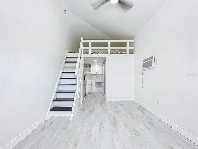 Building Photo - 1600 Pasadena Dr