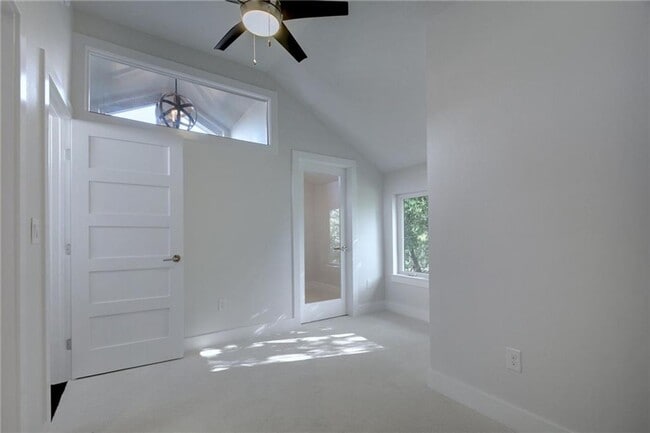Building Photo - East Austin 2 Bed 2 Bath