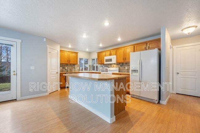 Building Photo - 5919 S Harrington Way