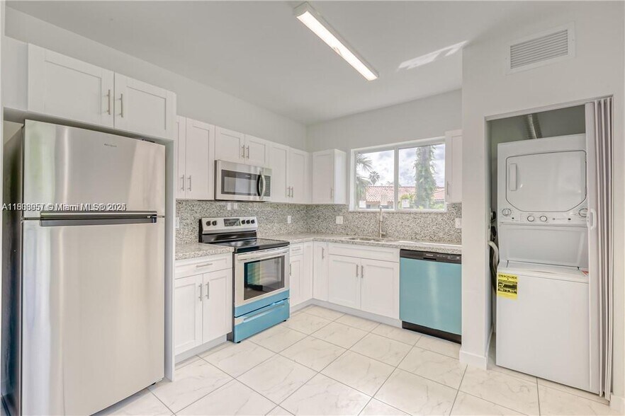 Primary Photo - 14815 NE 7th Ct