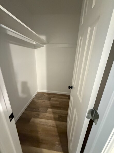 Building Photo - 652 Sue Ann Ln