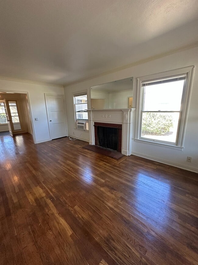 Building Photo - 330 W Olive Ave