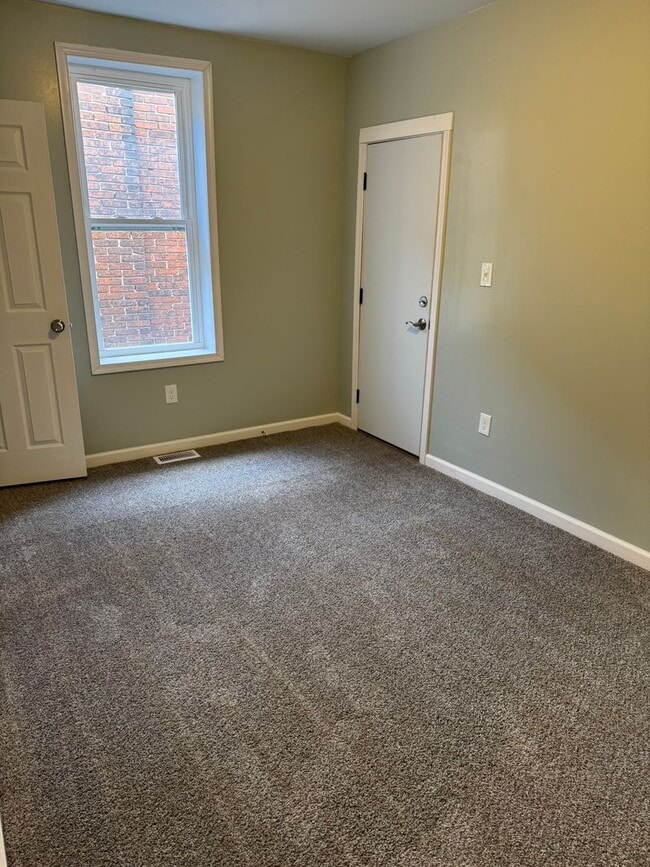 Building Photo - Large Single-Family Home on N 17th St