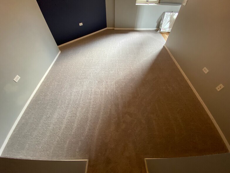 Master bedroom - 1500 W Monroe St