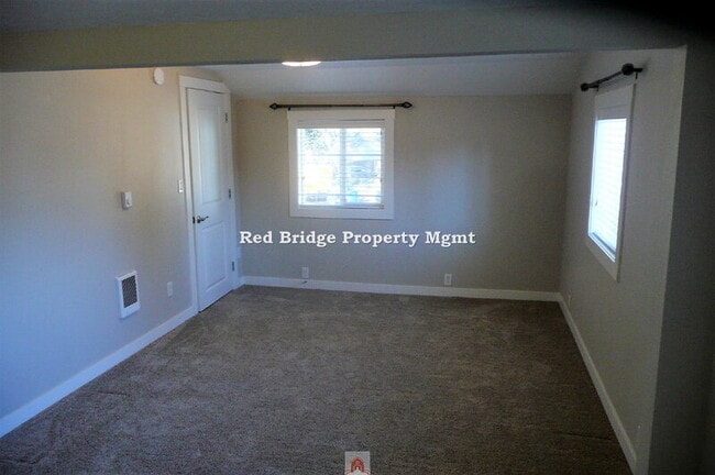 Building Photo - 5585 SE 128th Ave