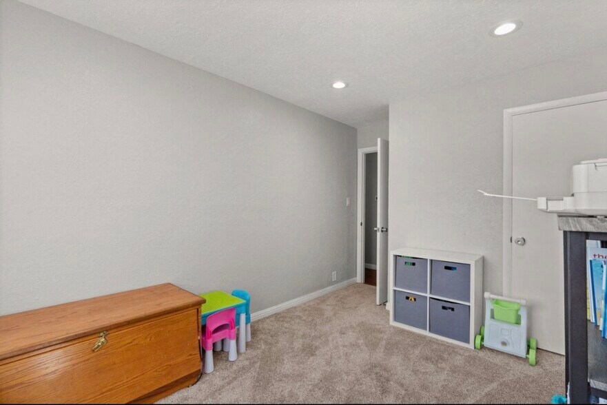 Building Photo - 12100 Woodland Ave NE