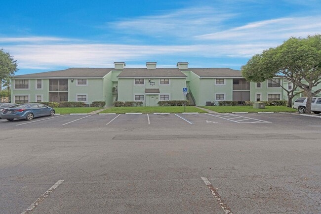 Building Photo - NICE 2/1 UNIT AVAILABLE AT THE PRESERVE in SUNRISE