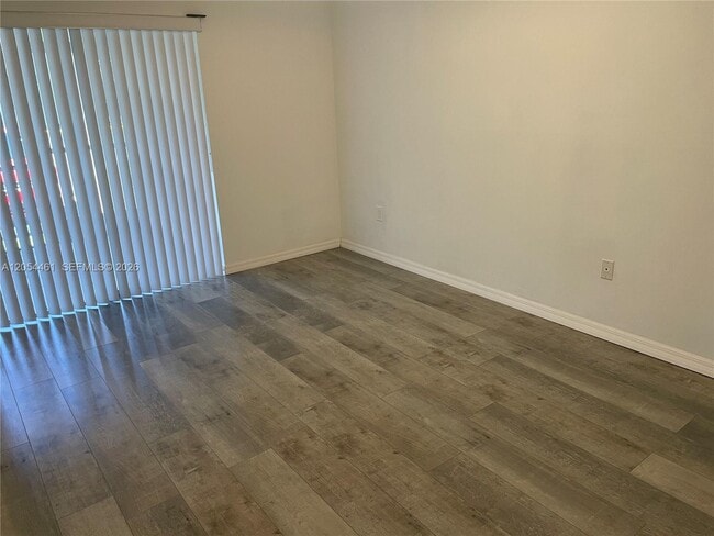 Building Photo - 452 NE 210th Cir Terrace