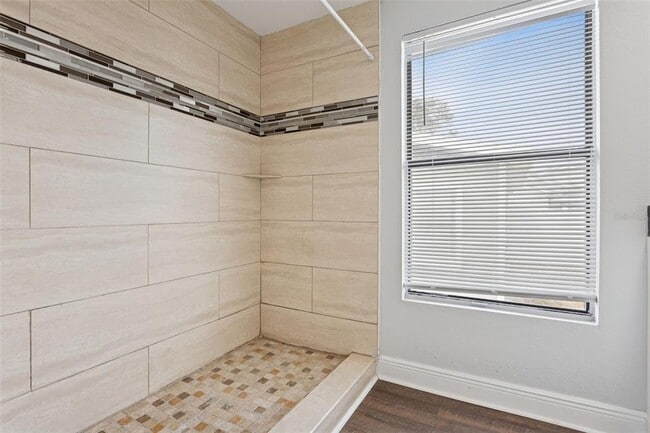 Building Photo - 3923 W Broad St