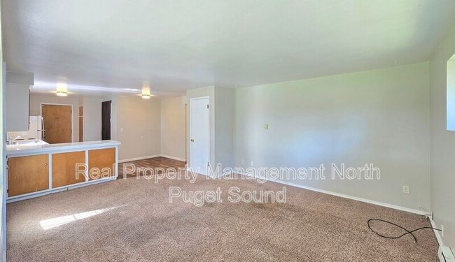 Building Photo - 1713 1st St