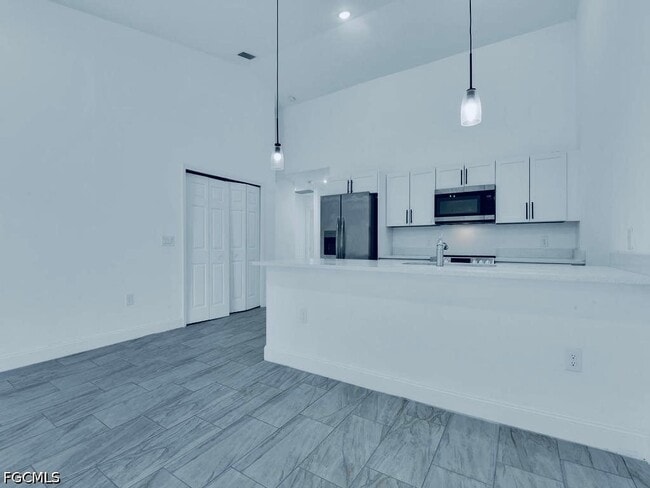 Building Photo - 849 Bedford Dr