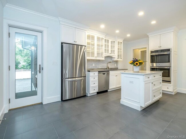 Building Photo - 29 Birch St