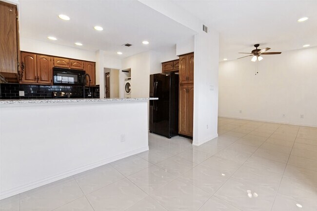 Building Photo - 5100 Verde Valley Ln