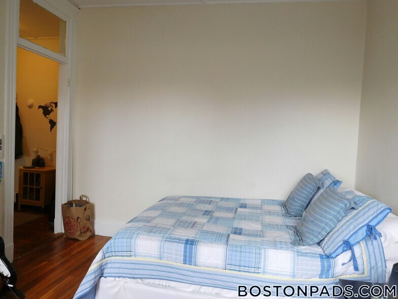 Building Photo - 1175 Boylston St