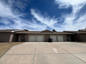 Building Photo - 9751 E Magma Dr