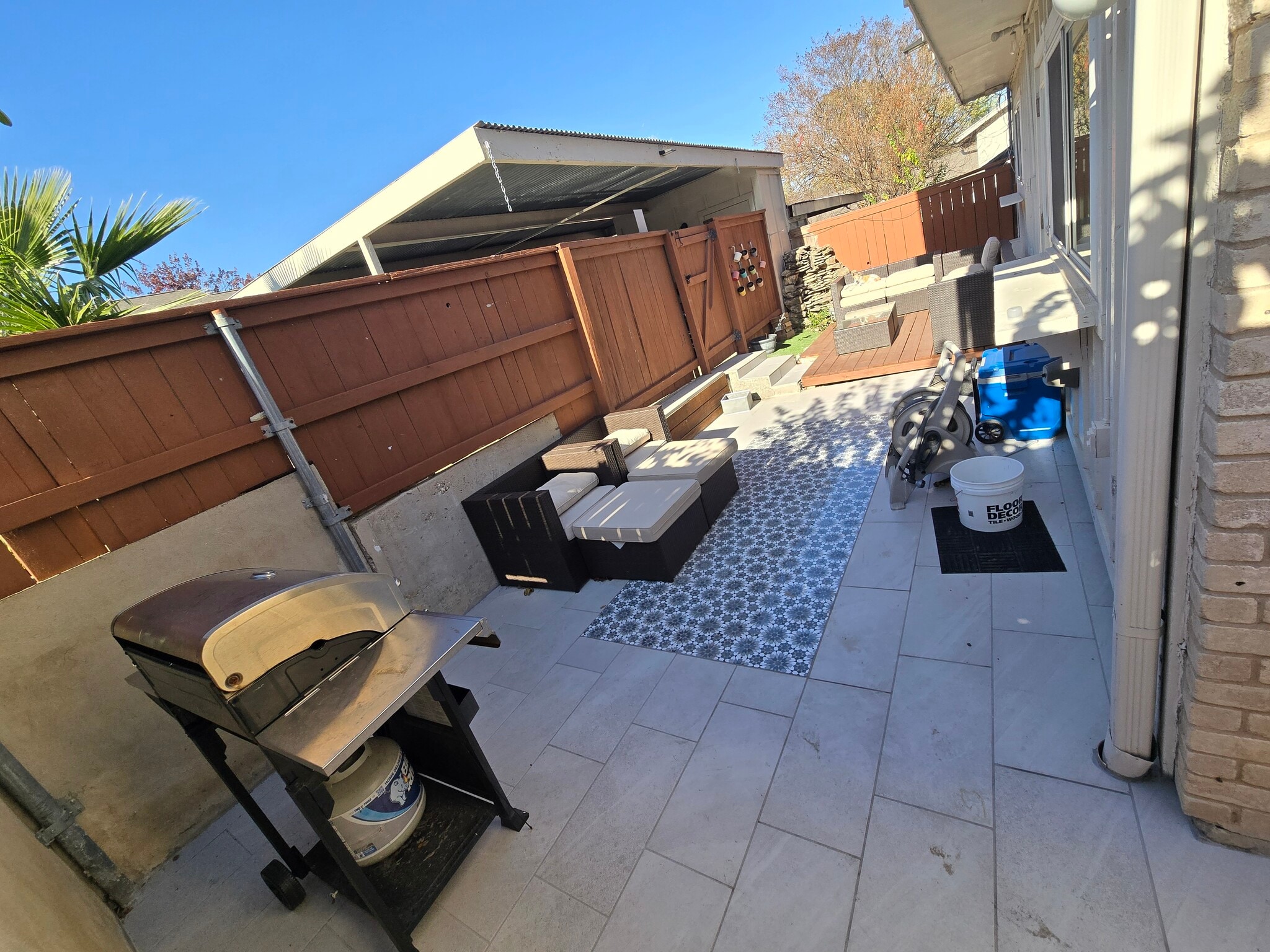 Building Photo - 7401 Sordello Dr