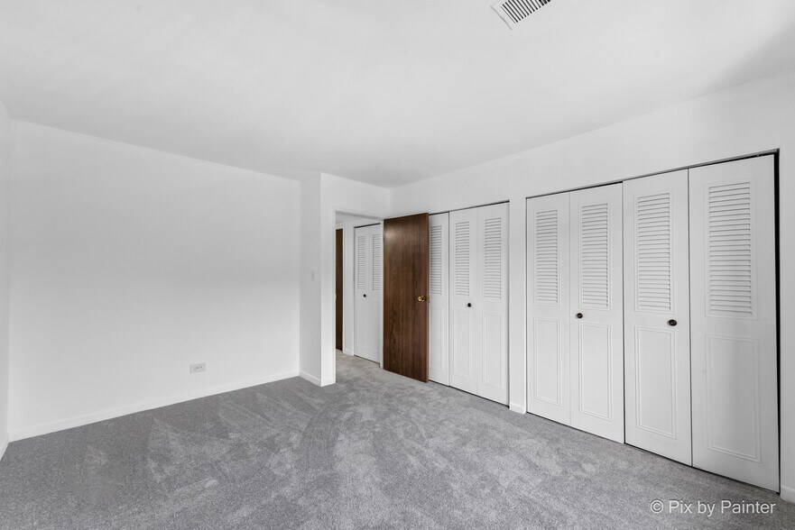 Building Photo - 9407 Bay Colony Dr