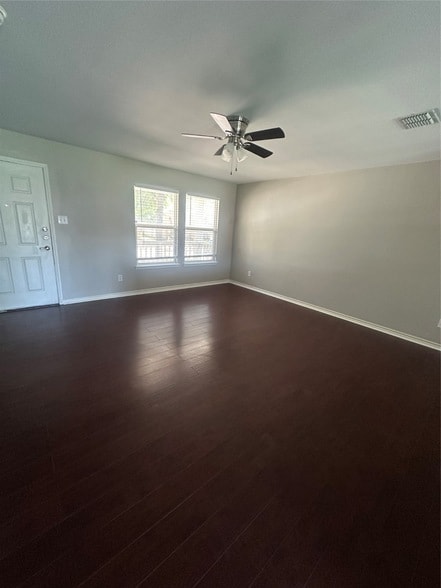 Building Photo - 6920 Bountiful Grove Dr