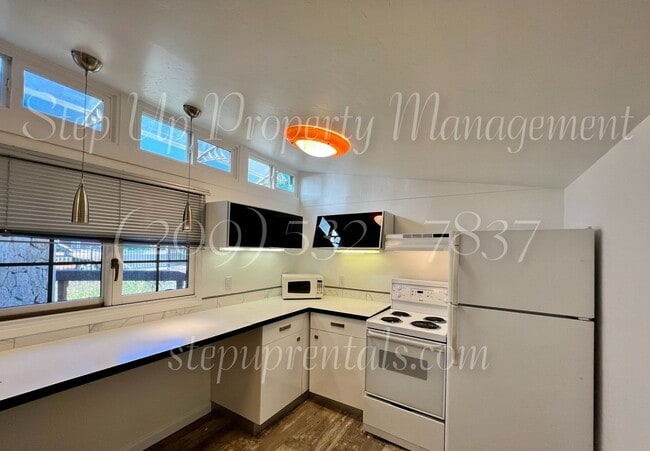 Building Photo - Unique Diamond Find In The Heart Of Historic Downtown Sonora!!!