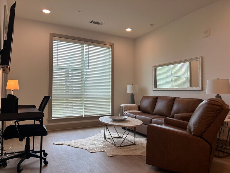 Building Photo - 13222 Ballantyne Corporate Pl