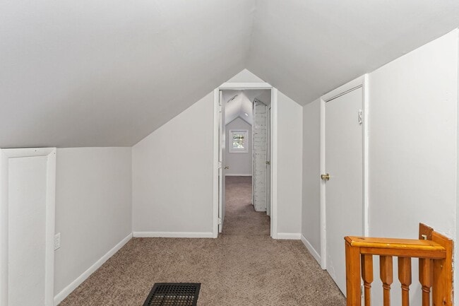 Building Photo - MADISONVILLE - Charming 3+ Bed Cape Cod