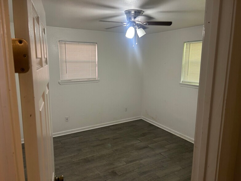 Building Photo - 4509 Rosemont Pl
