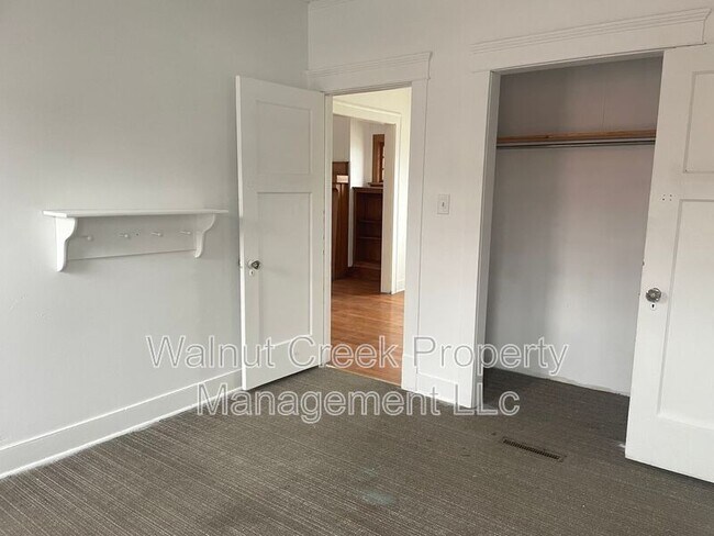 Building Photo - 1184 W 8th St
