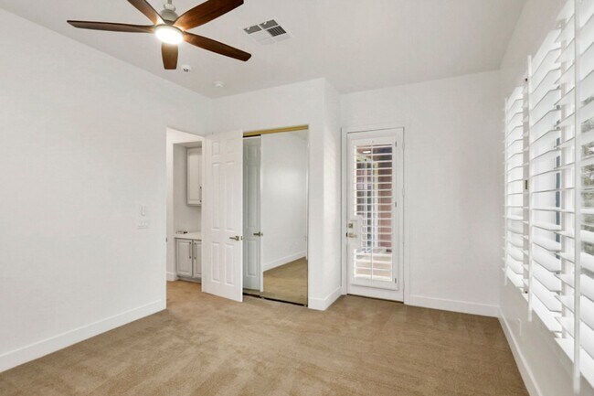 Building Photo - 5 Bedroom Pool Home Located In Summerlin G...
