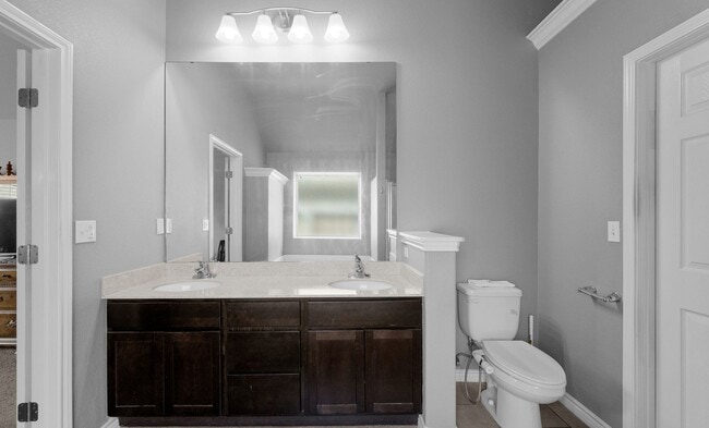 Building Photo - 3042 Besterio Dr