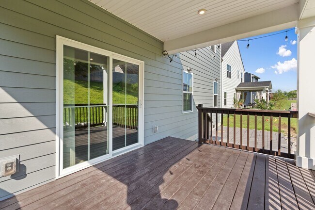 Building Photo - 4BR House