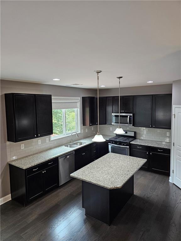 Building Photo - 3750 Thackary Dr