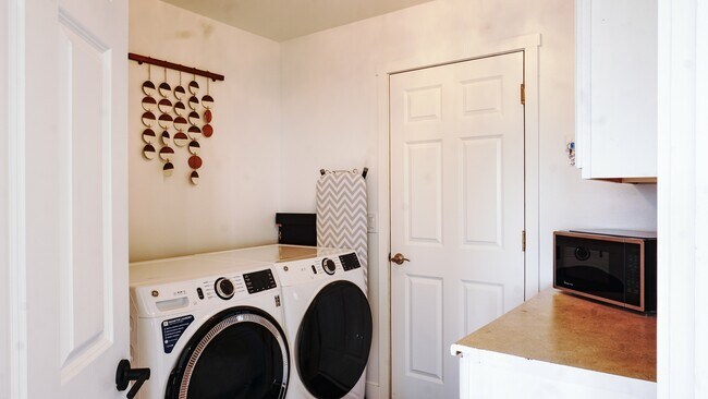 Building Photo - 7904 80th Ave NE