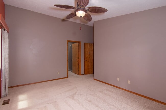 Building Photo - COMING SOON !! 3 bed 2.5 Bath Home on .5 acre lot in corner of Culdesac Mead School District